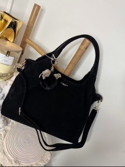 Czarna zamszowa torebka typu shopper z beloczkiem